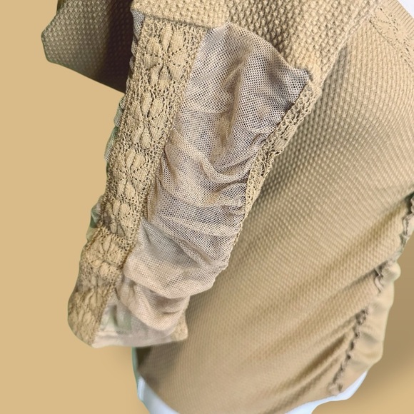 NWOT Free People ‘Wear Me Out’ Thermal Mesh Lace Cuff Sleeve Top in “Olive Leaf” - Picture 15 of 16